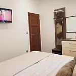 Πανσιόν Huljic Χβαρ