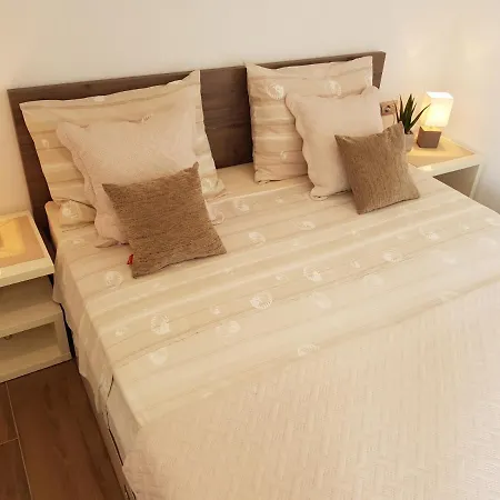 Huljić 3* Hvar Town