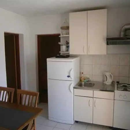 Huljić 3* Hvar Town
